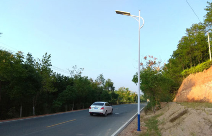 吉水县一体化太阳能路灯安装工程_智慧路灯案例