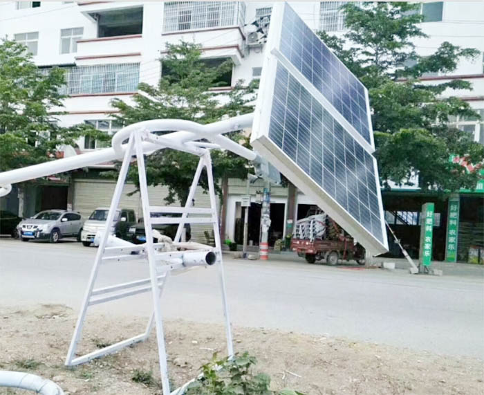 新农村6米太阳能路灯_太阳能led投光灯工程案例