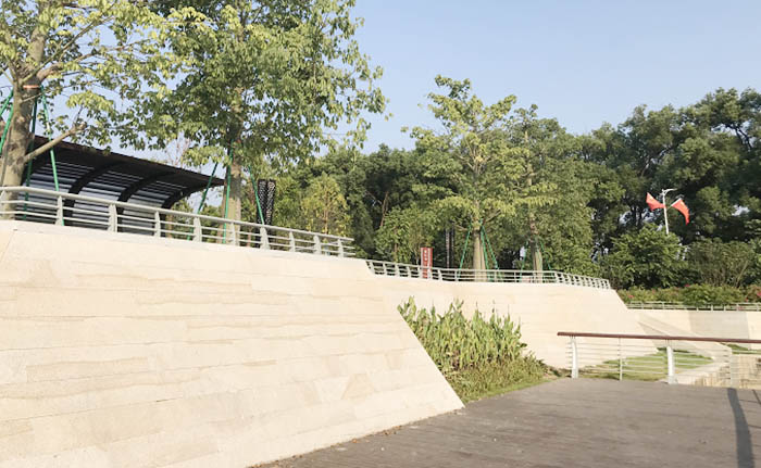 深圳市翠湖公园照明亮化_草坪灯、洗墙灯亮化工程案例