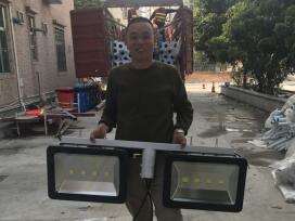 深圳市上寮花园篮球场LED投光灯、led路灯工程案例